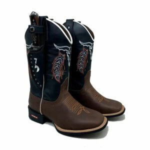 BotaFaca Cara de Touro
- Couro Cano Látego Preto | Couro Gáspea Látego Marrom | Touro Branco