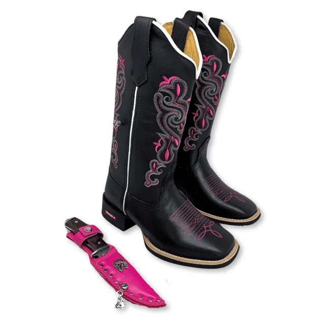 BotaFaca Heloisa 2.0
- Couro Látego Preto | Bordado Branco e Rosa - Imagem 3