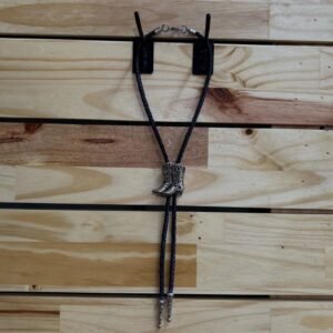 GRAVATA COUNTRY - CORDÃO PRETO PINGENTE BOTA