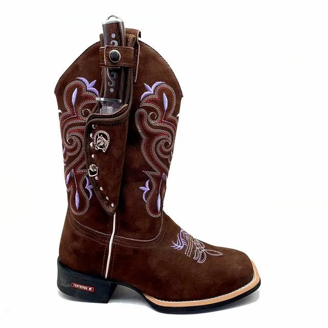 BotaFaca Heloísa
- Couro Nobuck Chocolate | Bordado Roxo e Branco - Imagem 2