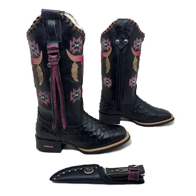 BotaFaca Touro Brinco
- Couro Látego Preto | Gáspea Estilizado em Avestruz | Detalhes Rosa - Imagem 2