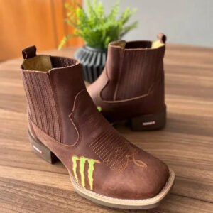 Botina Ruan - Couro Horse Nescau/ Bordado Monster