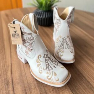 Botina Cano Médio Maria - Couro Floatter Branco/ Bordado Padroeira Marrom e Bege