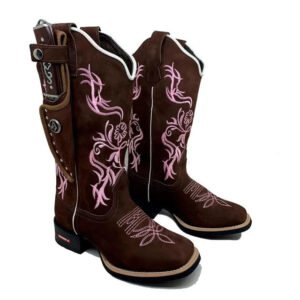 BotaFaca Primavera
                                    - Couro Nobuck Chocolate | Bordado Rosa Claro