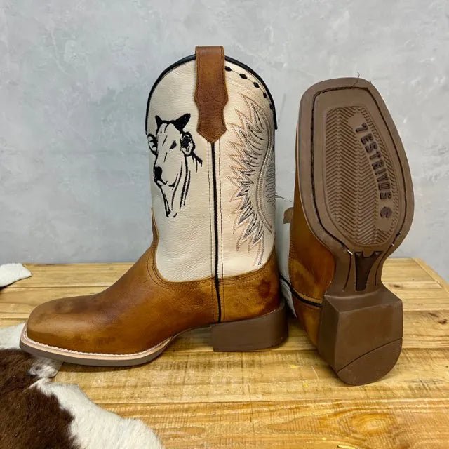 BotaFaca Boi Nelore
- Couro Cano Napa Flay Bege | Couro Gaspea Fóssil Havana | Bordado Preto com Linhas - Imagem 2