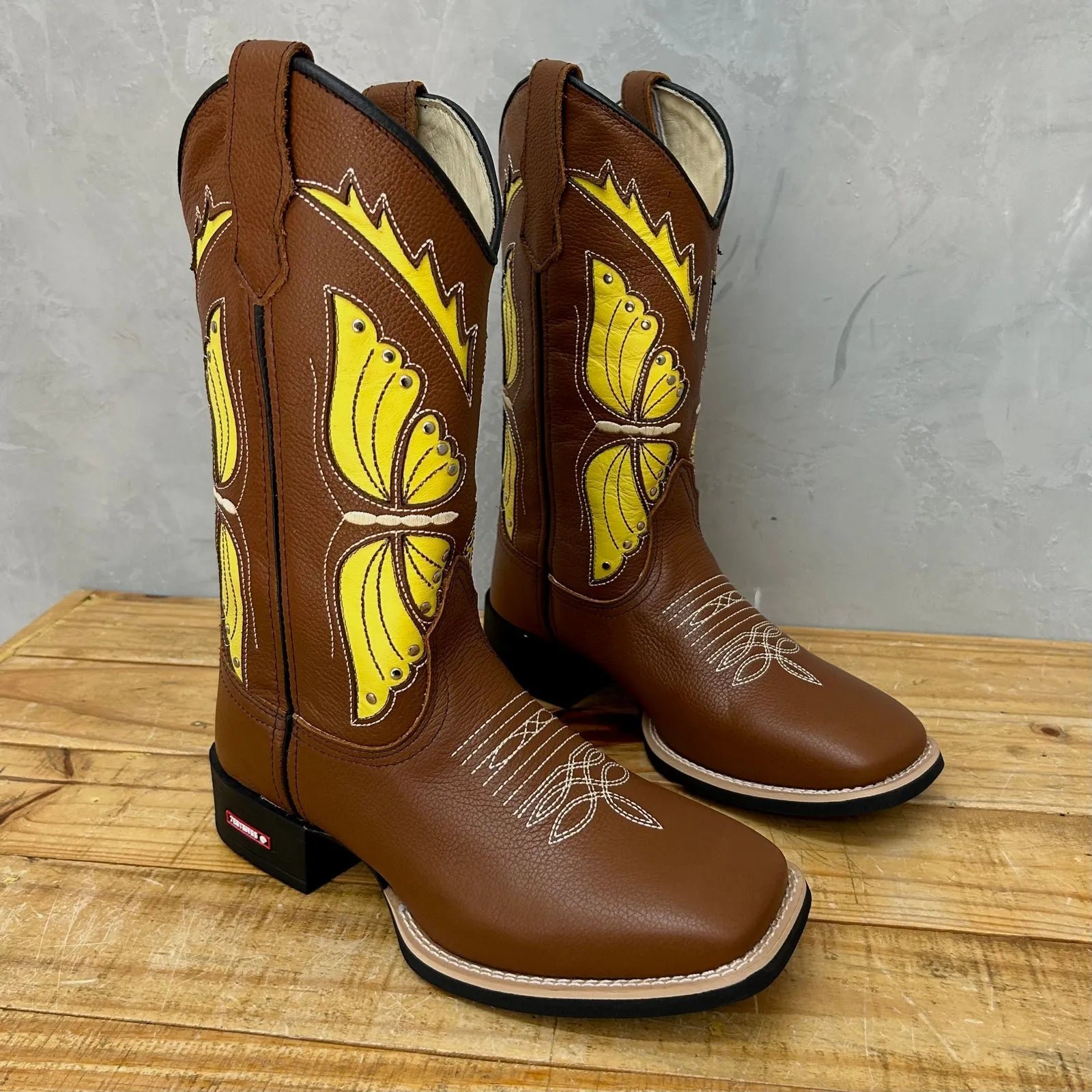 Texana Borboleta 2.0 - Couro Floater Mustang | Recorte Borboleta Couro Floater Amarelo