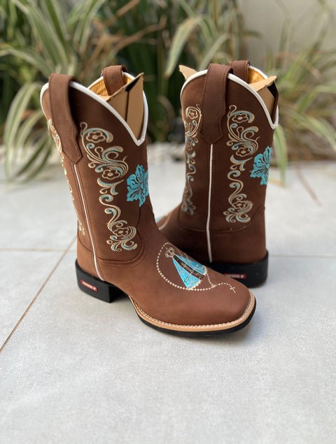 BOTA TEXANA BORDADO FLOR E NOSSA SENHORA AZUL CLARO COURO MARROM - Imagem 2