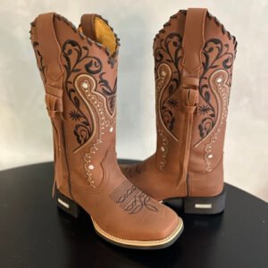 BOTA TEXANA TRIBAL E FLORÃO PRETO COURO MARROM COM TRICÊ E TIRINHAS