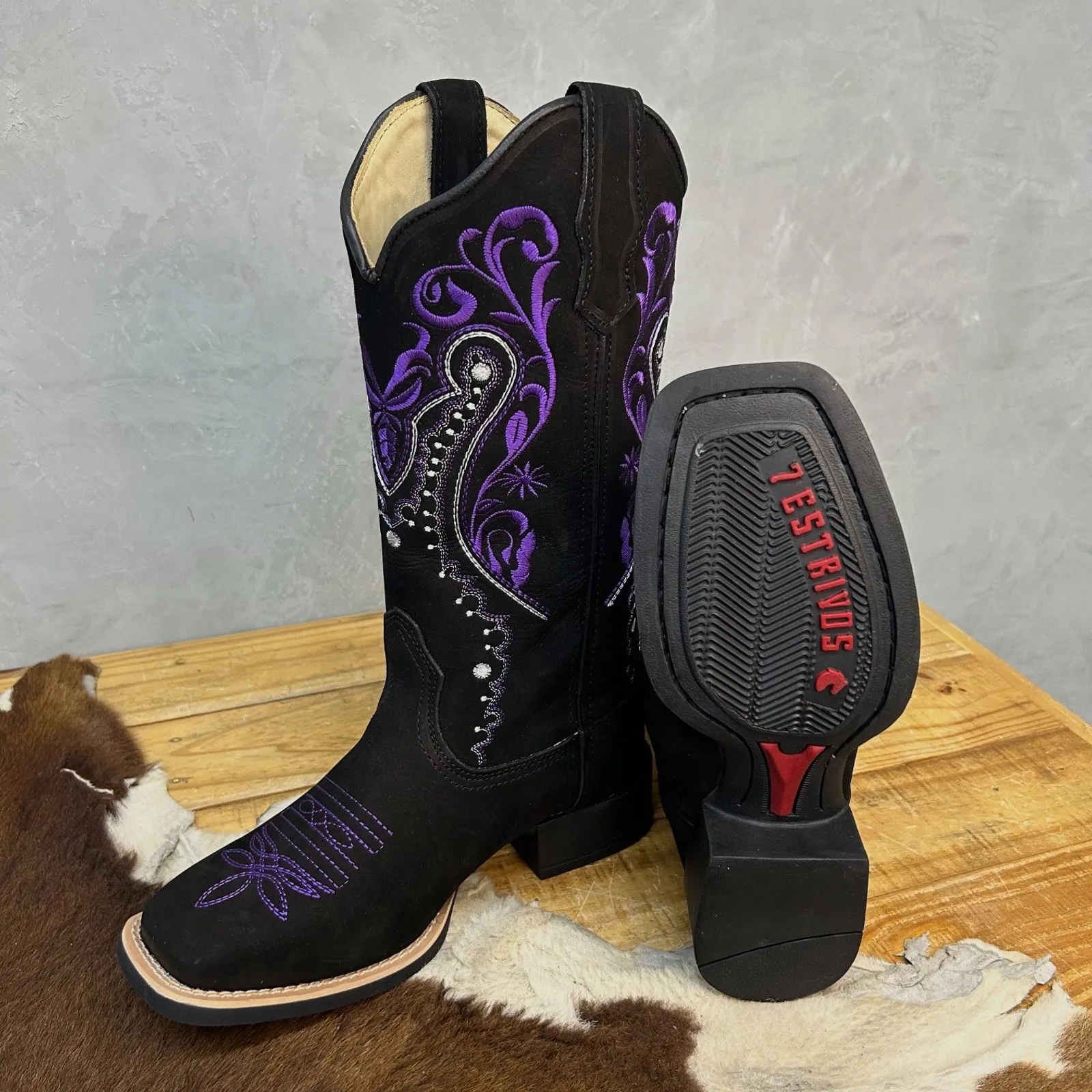 Bota Texana Couro Preto Com Bordado Roxo - Imagem 3